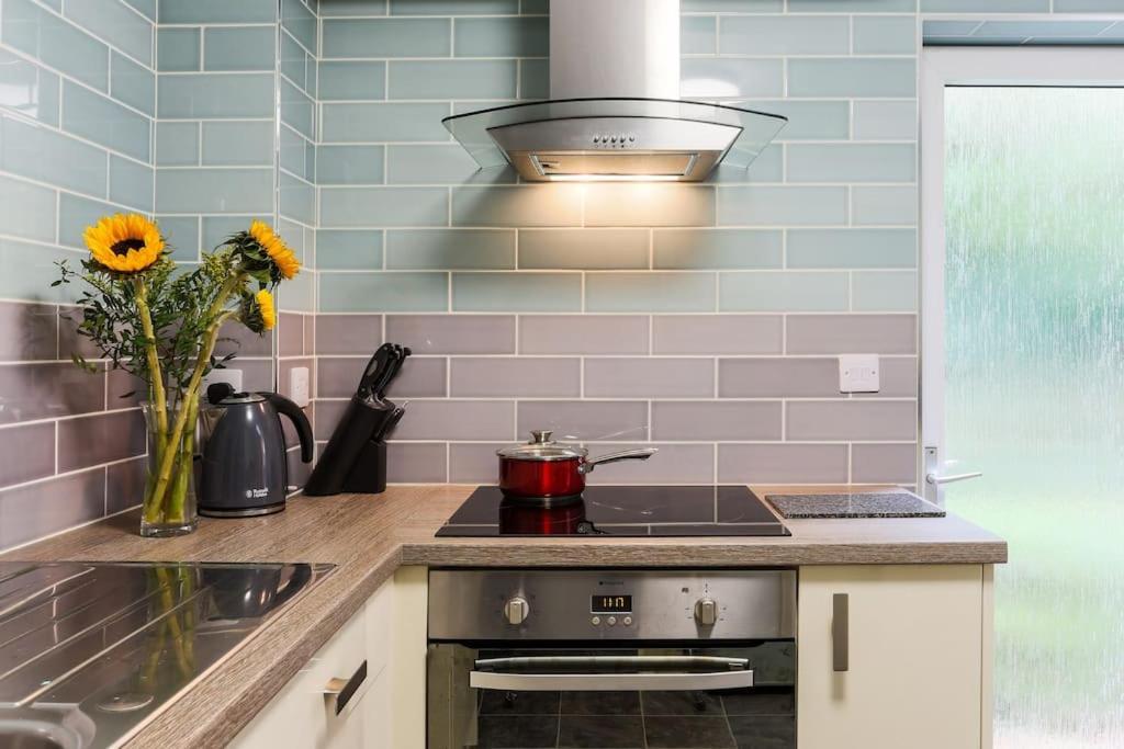 Truro Apartment In A Stunning Quiet Location Экстерьер фото